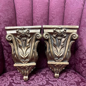 Vintage Victorian Style Antique Gold color  Pair of crown molding Curtain Rod Holder.Heavy and Solid.Over 2 pounds each.Made in Taiwan.