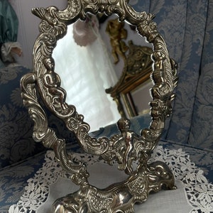 Vanity mirror