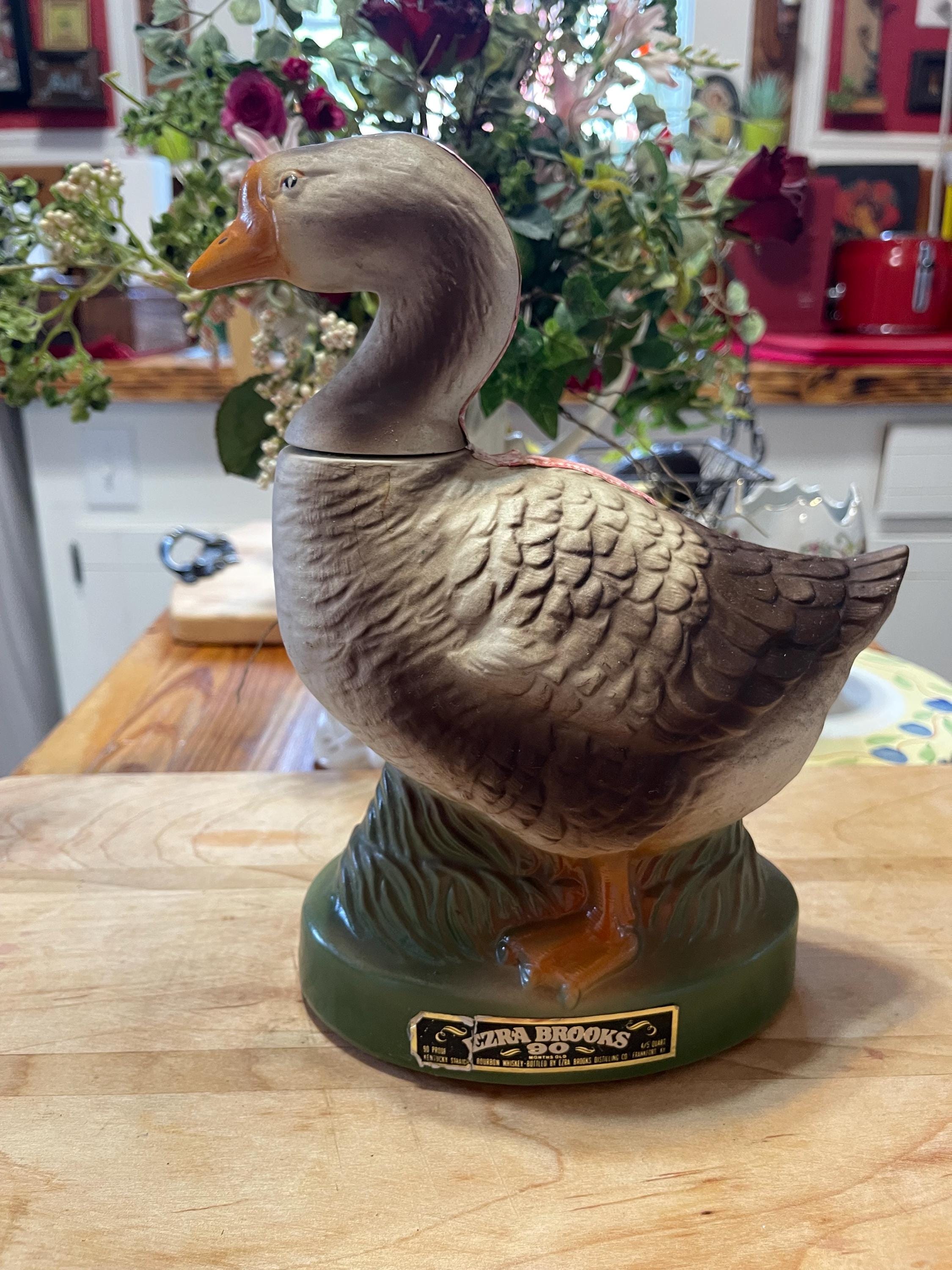 CANADIAN SUPERIOR oil　置物　レア　レトロ Vintage 1974 Heritage Ezra Brooks 90 Colored Ceramic”goose”liquor
