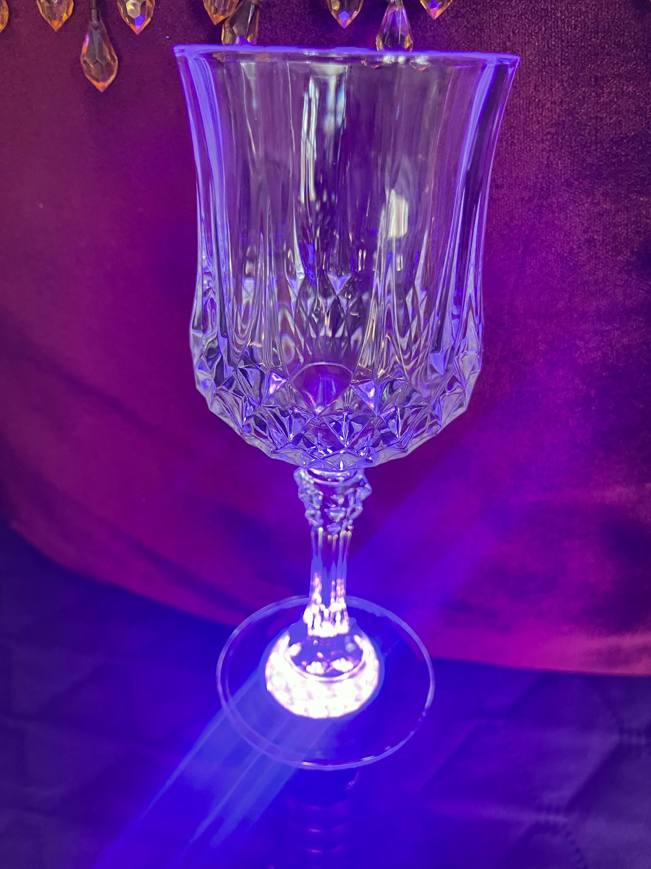 Vintage 1990's Pair of Classic CRYSTAL Wine Glasses 6.5”high.used