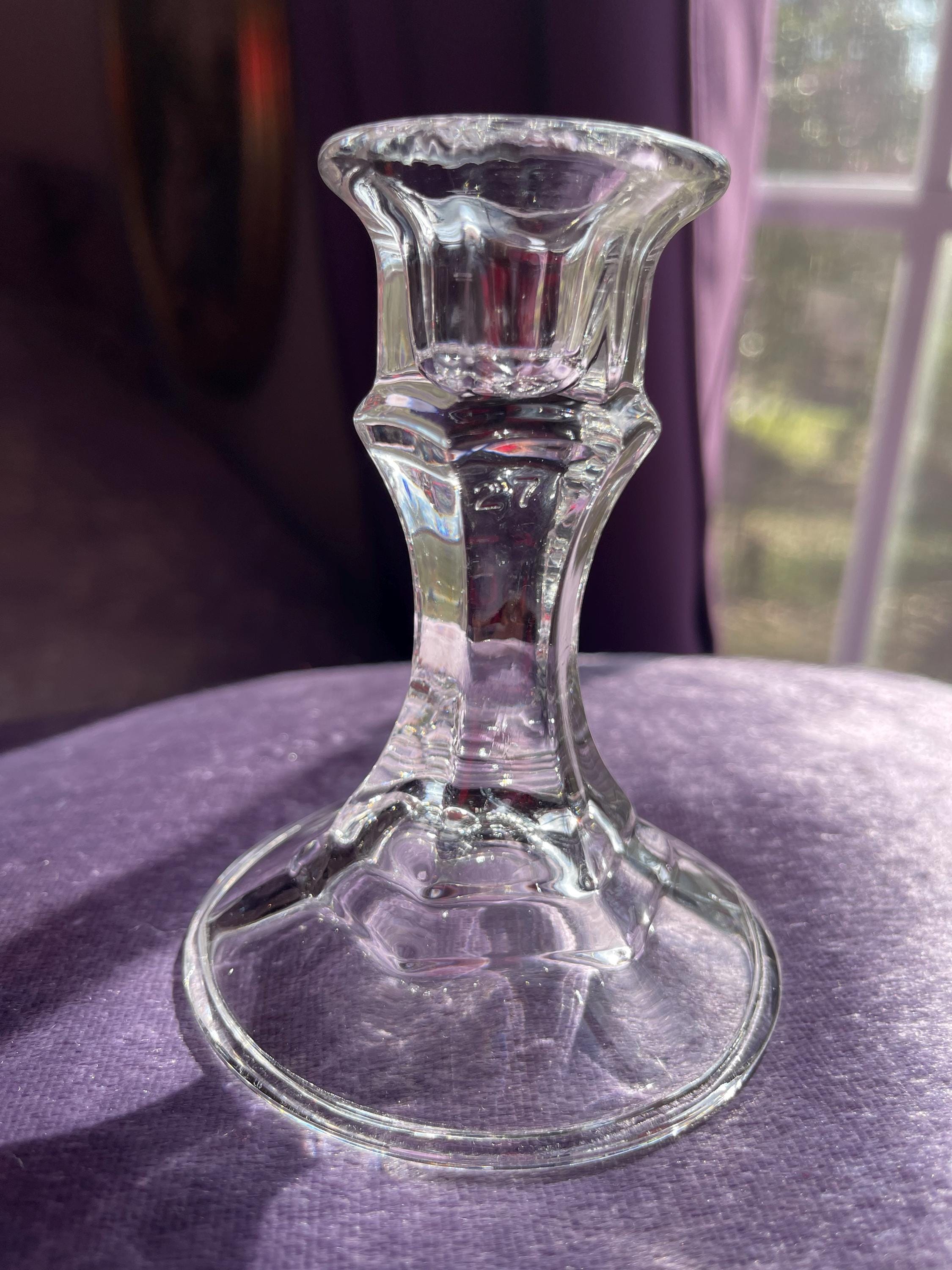 ヴィンテージ クリスタル キャンドルホルダー ペア。高さ約 4 インチ