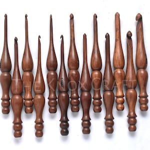 Wooden Crochet hooks Set - Ergonomic Soft Grip Handles Crochet Needles Arthritic Hands - Perfect Gift for Knitters