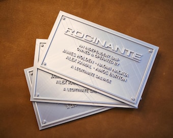 Rocinante Ship Plaque Replica – Sci-Fi Wall Sign – 3D Printed Silver Metal Look – Futuristic Nerd Room Decor - Expanse Prop