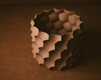 Wood-Infused 3D Printed Planter: Modern Scallop Design