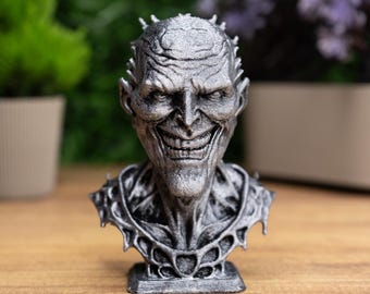 Halloween Monster Bust Statue – Gothic Horror Decor | Silver Hand Painted Sculpture, 12cm Mythical Creatures Collection, Monster Figurine