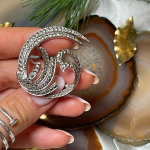Vintage  Brooch by Sphinx 50s - 80s