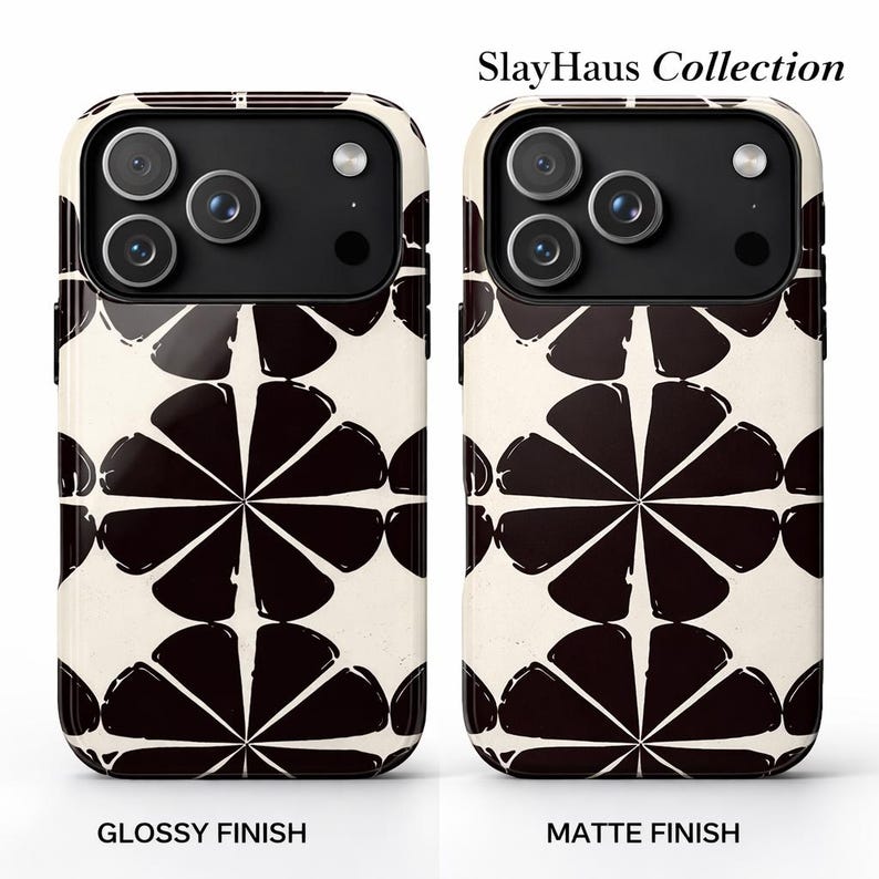 Puede incluir: Dos fundas para tel&eacute;fono con un dise&ntilde;o geom&eacute;trico en negro y crema. Las fundas tienen un acabado brillante y mate, con el texto "SlayHaus Collection" en la parte superior. La parte inferior de las fundas dice "Acabado brillante" y "Acabado mate".