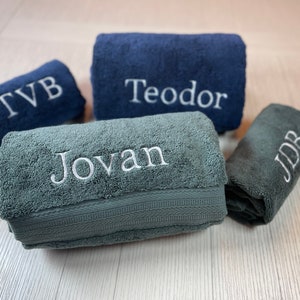 Personalized bath towel, embroidered towel, monogrammed bath towel, bathroom decor, towel with name