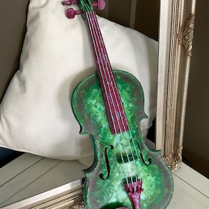 Hand Painted Violin Wall Art: 3D Musical Instrument Decor