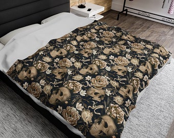 Halloween Skull & Flower Velveteen Blanket: Spooky Home Decor