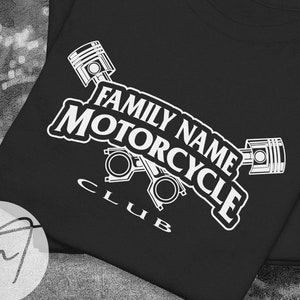 Chemises personnalisées « Family Motorcycle Club » - Pistons Fly « V » - Vêtements pour elle et lui - Cadeau moto - Chemises familiales - LIVRAISON GRATUITE