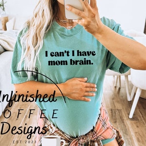 Je ne peux pas, j'ai le cerveau de maman SVG PNG, maman svg, maman vie svg, svg maternité, maman cerveau svg, svg lutte, trop d'onglets ouverts svg, maman chemise svg