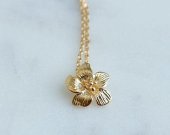 Small Lily Flower Pendant Necklace, Detailed Birth Flower, Aesthetic, Realistic Gold Plumeria Minimalist Jewelry, Bridesmaid Bestie Her Gift