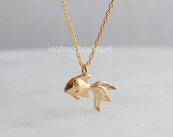 Detailed Goldfish Charm Necklace, Dainty Cute Fish, Veiltail Simple Aesthetic, Gold Dipped, Minimalist Jewelry, bridesmaid Her Gift