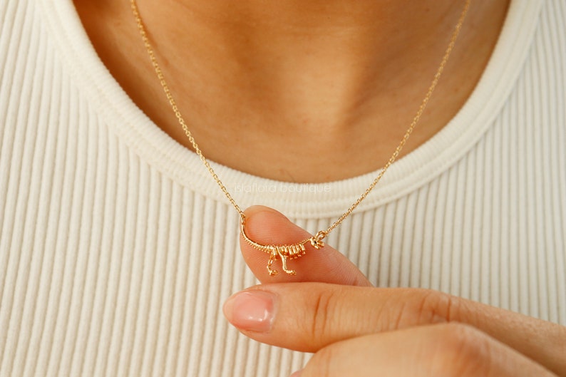 Dainty Realistic T-Rex Skeleton Necklace, Gold Plated 3D Tyrannosaurus Bone Display, Cute Silver Detailed Jewelry, Science Anthropology Gift