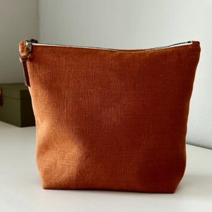 Bolsa de maquillaje grande con cierre de cremallera de lino marrón, reutilizable, con forro de tela estampada o algodón, ideal como organizador de bolsos.