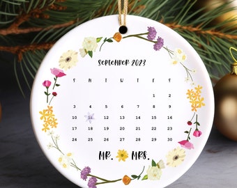 Calendar Ornament | Wedding Gift | Wedding Date Ornament  | Anniversary Gift | Floral Calendar Ornament | Newlywed Gift
