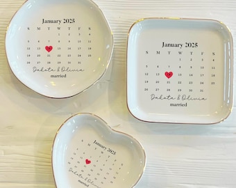 Personalized Wedding Calendar Ring Dish | Custom Ceramic Wedding Date Ring Dish | Jewelry Dish | Wedding Engagement Gift | Gift for Wife