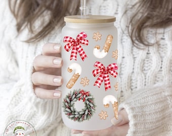 Red Gingham Wreaths Christmas Glass Tumbler : Custom Holiday Iced Coffee Cup (16/20 oz)