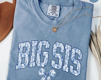 Toile De Jouy Coquette Big Sis Shirt Chinoiserie Cool Sister Cute Blue Ribbon Floral Bow for Best Sis Birthday Gift Matching Favorite Sister