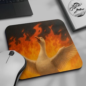 Funny Goose Mousepad, Crazy Goose Desk Pad, Silly Goose Gag Gift For Office & Gaming, Funny Animal Art Mouse Mat