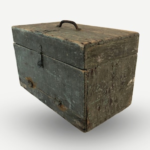 Rustic Box - Antique - Distressed - Storage or Fishing Tackle Box