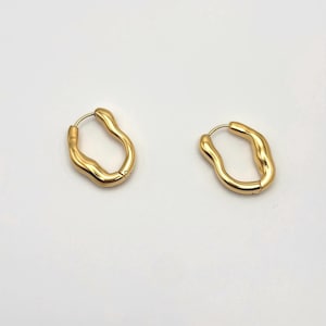 NON TARNISH 18k Wavy Oval Hoop Earrings Organic Irregular Shaped Hoop Earring Medium Hoop Earring  Statement Waterproof Hoop Earrings