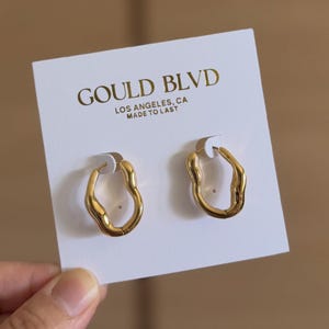 ICKE-MATTARINS 18k Vågiga Ovala Hoop Örhängen Organiska Oregelbundna Formade Hoop Örhängen Medium Hoop Örhängen Skulpterade Metallringar