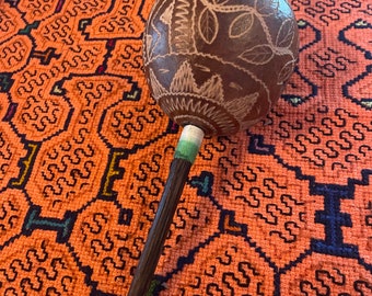 Engraved Shipibo Pattern Maraca Large Rattler with Parrot Feathers - Traditional Peruvian Shamanic Instrument 26 cm