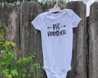 ¡Mono de hermano mayor! Mono de bebé, Camiseta de bebé, Mono de vinilo personalizado, Camisa de vinilo personalizada, Mono de vinilo, Mono de bebé de vinilo personalizado, Hermano mayor