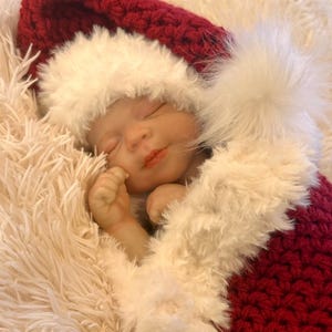 Crochet Santa Cocoon: Newborn Christmas Photo Prop (0-3 Month)