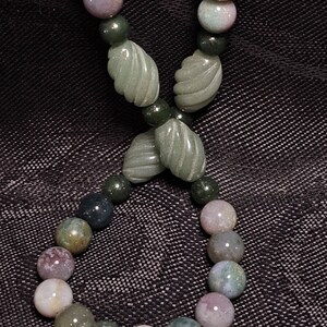 Aventurine and agate 80s style necklace, 12 inches