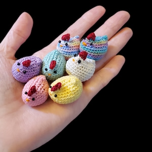 Tiny Crochet Chicken: Easter Basket Filler, Micro Amigurumi