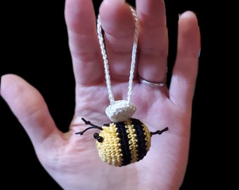 Kleine gehaakte hommelamigurumi: sleutelhanger of ornament