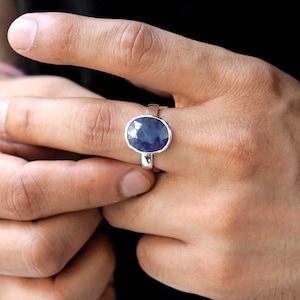 Natural Blue Sapphire Ring 7.00 carat Lab Certified Gemstone Studded With 925 Sterling Silver