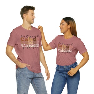 But first cafecito y chisme - Cafe y Conchas - MamaDeSushi - Unisex Jersey Short Sleeve Tee