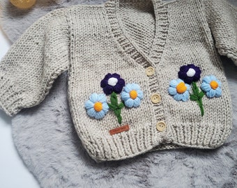 Strickjacke Baby mit Blumen,gestrickte Mädchen Jacke,Geschenk für Geburtstag,Taufe,Strickpullover,Handmade,Cardican