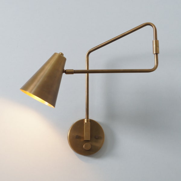 Stilnovo Style Single Light Articulated Sconce Mid-Century Modern Brass Wall Lamp