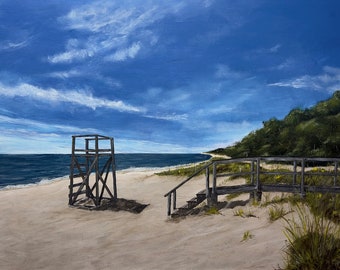 Nueva Seabury Serenity: Vista al mar de Cape Cod: Puesto de salvavidas, paseo marítimo y un soleado día de verano. Impresión de pintura al óleo costera.