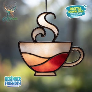 Puede incluir: Atrapasoles de taza de café de vidriera con contorno negro. La taza presenta secciones blancas, naranjas y rojas, con vapor ascendente. El texto "Beginner Friendly" es visible. La imagen también incluye el texto "Digital Download, No Physical Item Will Be Shipped."