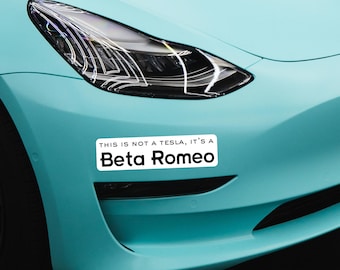 Rolig Beta Romeo vinyldekal - Futurama fan art, anti Elon, anti Musk, bildekal