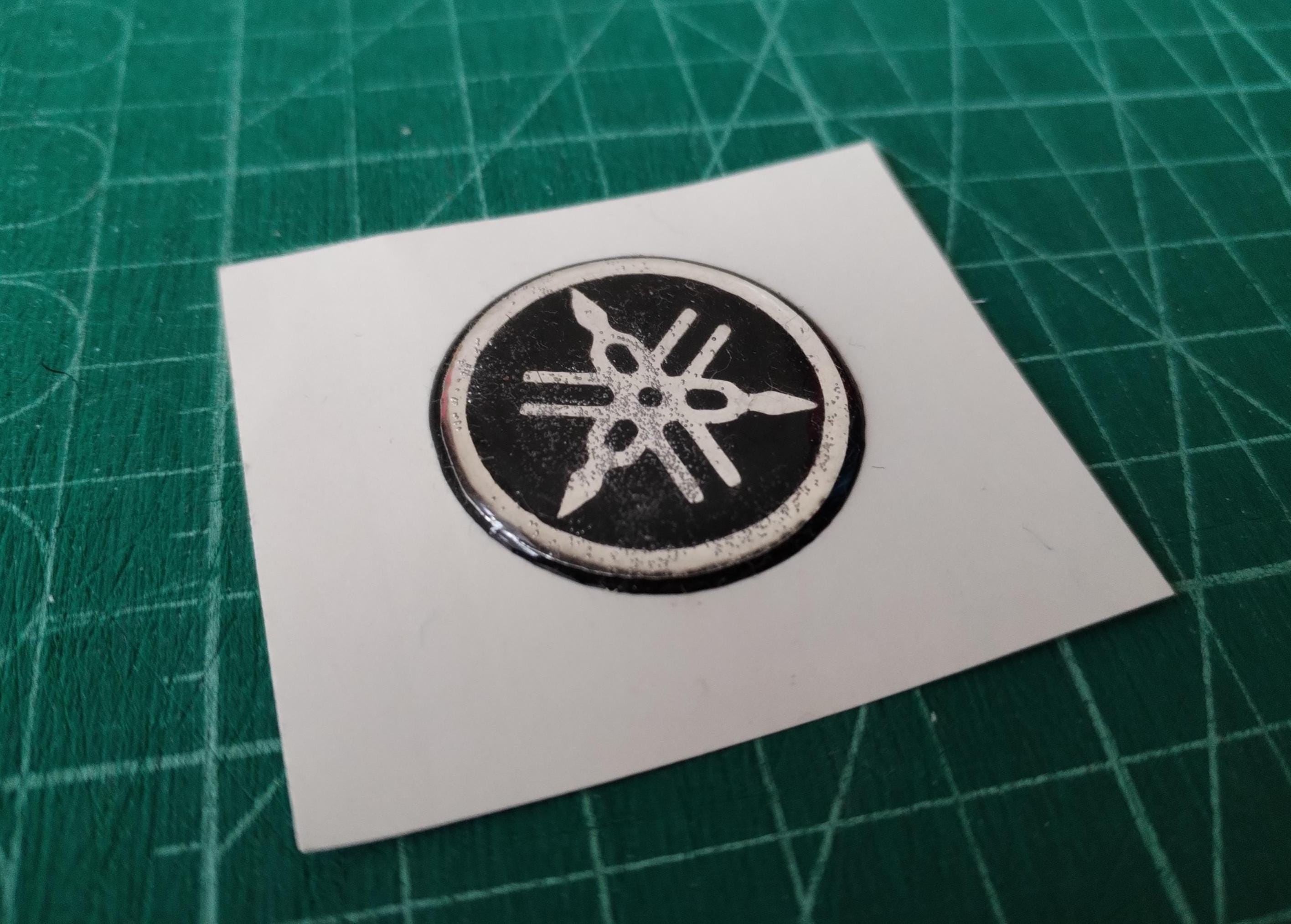 Adesivo Auto 3D In Metallo – Logo Tipo R Argento, Decalcomania Resistente Al Calore E Facile Da Applicare
