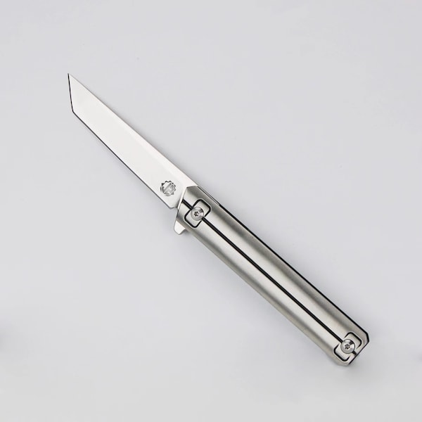 Folding knife - ideal outdoor knife for on the go gift for husband, groomsmen gifts, dad gift