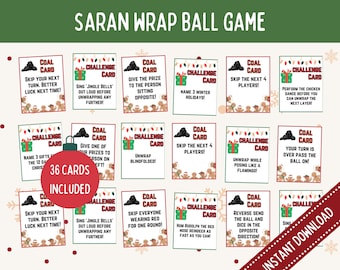 Könnte beinhalten: Ein Satz von 36 druckbaren Weihnachts-Spielkarten mit einem Kohle- und Herausforderungs-Kartendesign. Die Karten sind weiß mit roten und grünen Akzenten und zeigen Lebkuchenmänner. Die Karten enthalten Anweisungen für ein Saran Wrap Ball-Spiel.