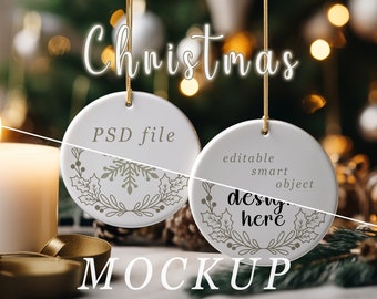 Weihnachtsschmuck Mockup: Runde Keramik, Goldfaden (PSD)