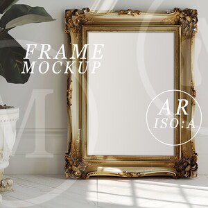 Maquete de Moldura Antiga Dourada A1: Interior Moderno e Elegante (Modelo PSD) imagem 2