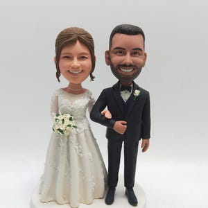 Benutzerdefinierte Hochzeit Bobblehead Paar , personalisierte Hochzeit Bobblehead , kundenspezifische Hochzeitstorte Figur , personalisiertes Braut und Bräutigam Geschenk