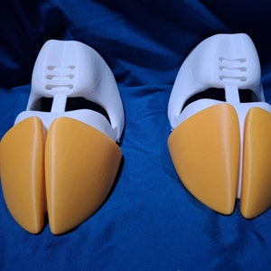 Shoe Hoof for cosplay/fursuits with your pick of hoof cover color.