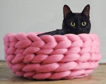 Digital pattern | Knit a cat basket with wool roving