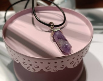 Necklace made of leather cord with amethyst gemstone